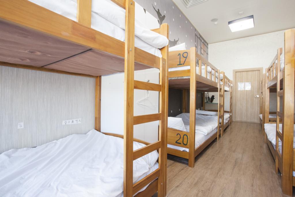 Terra Guesthouse Пусан Экстерьер фото
